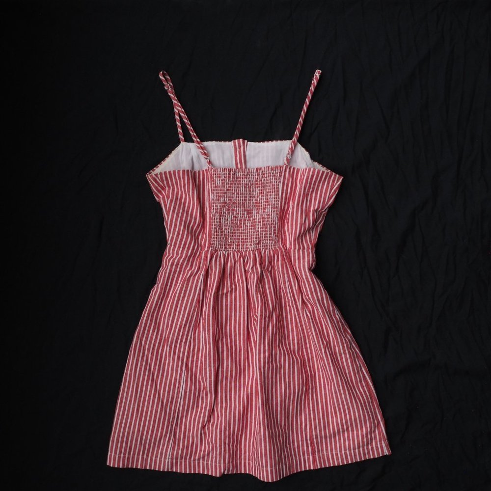 Buttoned Dress with Ruched Back - Picture 2 of 7